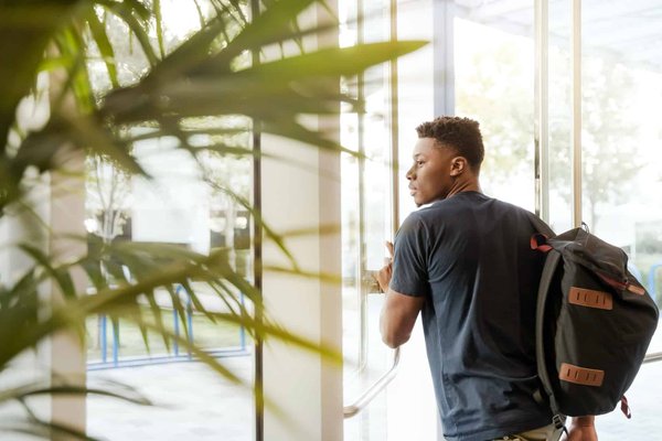 Comment se préparer aux études supérieures avec une école bilingue de Paris ?