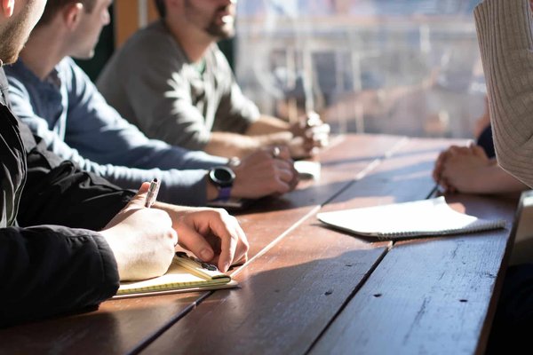 Comment se former et se qualifier pour exercer un métier après le lycée ?