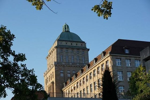 Intégrer une école d'illustration à Paris : Guide complet pour Futurs Artistes